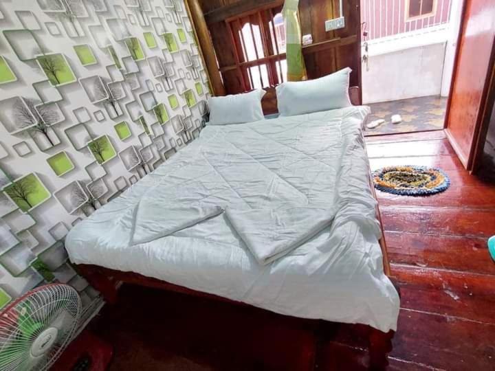 Xl Guest House & Restaurant Sihanoukville Exteriör bild